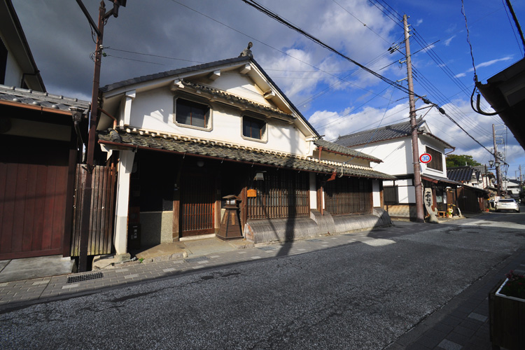 篠山・妻入商家群