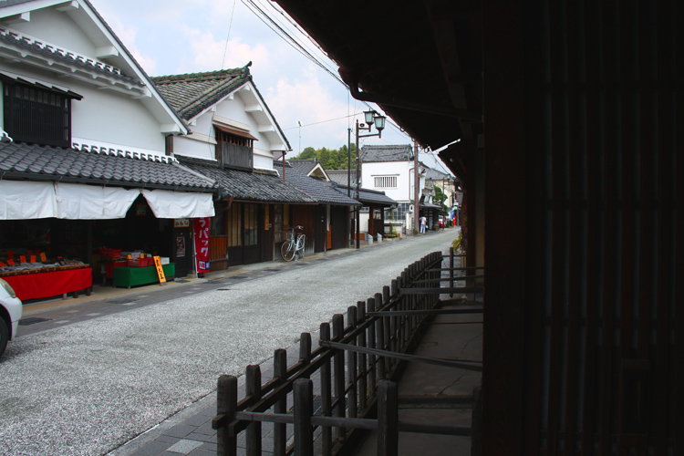 篠山・妻入商家群