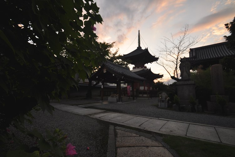 寺町・長遠寺多宝塔