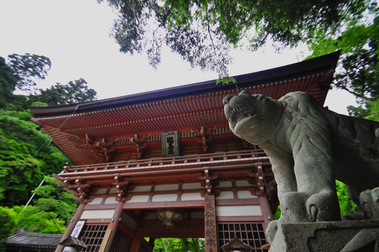 鞍馬寺・仁王門・狛虎