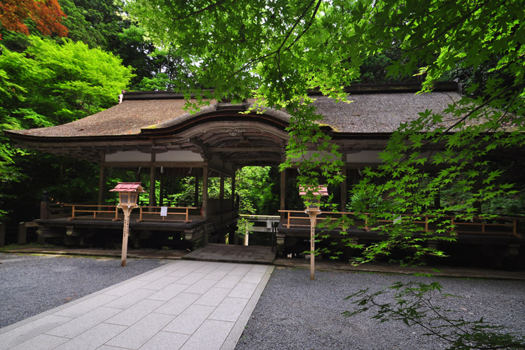 由岐神社・拝殿