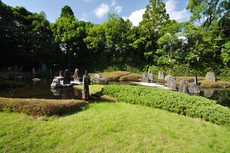 松尾大社・蓬莱の庭(重森三玲作)