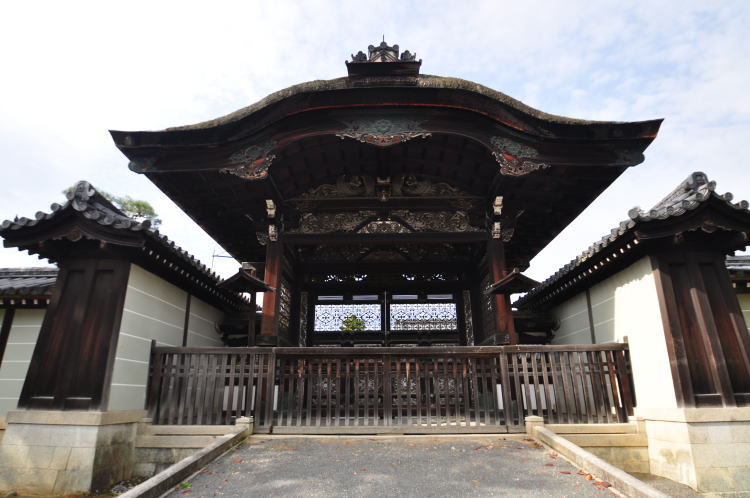 仁和寺・勅使門