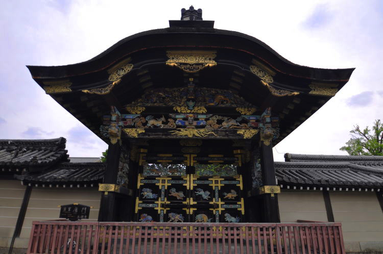 西本願寺・唐門