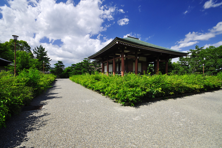 中宮寺・境内