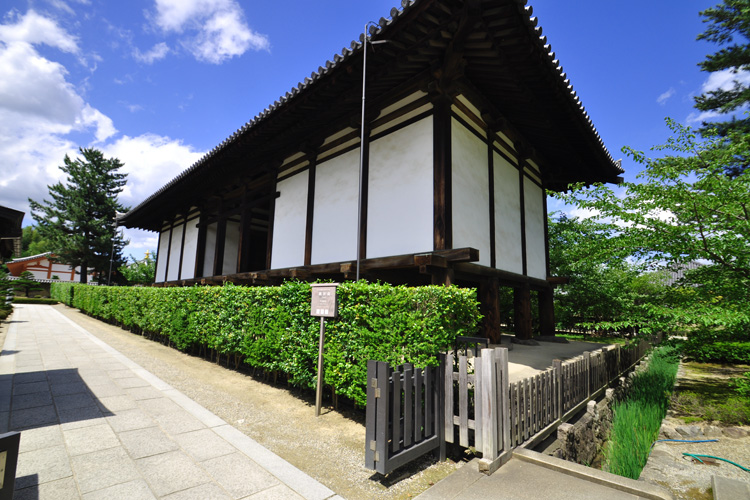 法隆寺・綱封蔵