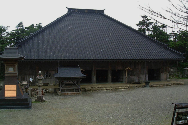 大峯山寺・本堂