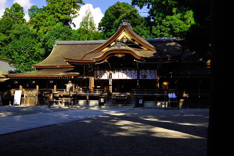 大神神社・拝殿