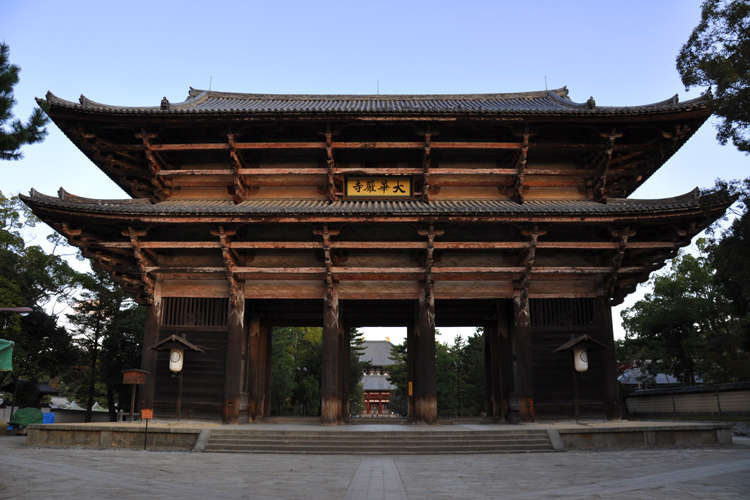 東大寺・南大門