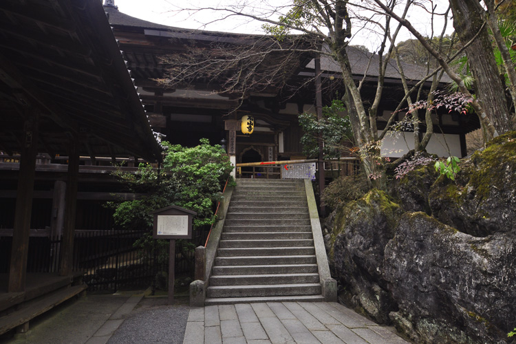 石山寺・本堂