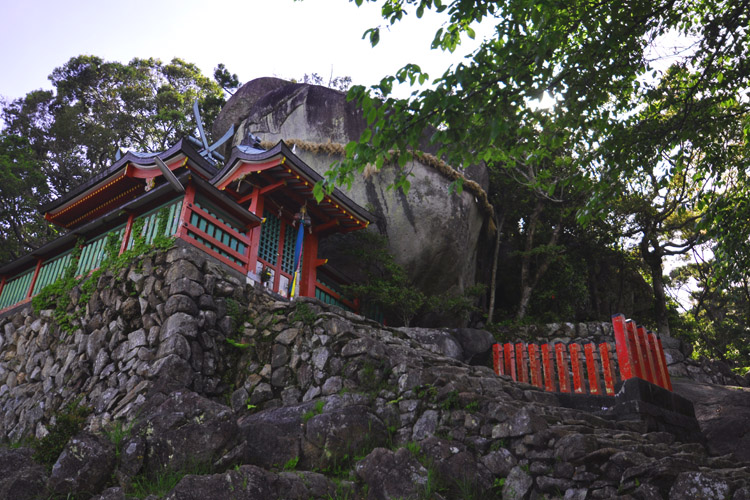 神倉神社・ゴトビキ岩