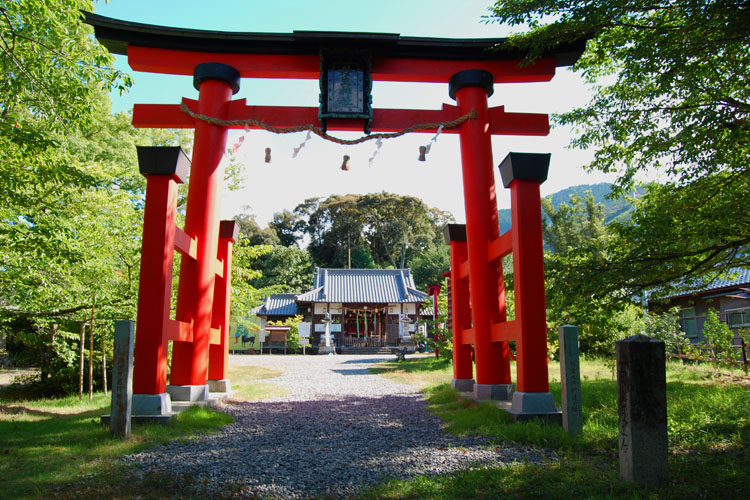 丹生官省符神社・境内