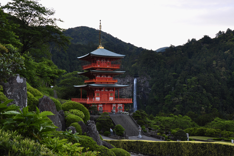 青岸渡寺・三重塔